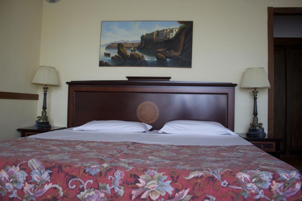 Hotel Antico Residence Roma Monterosi Habitación foto